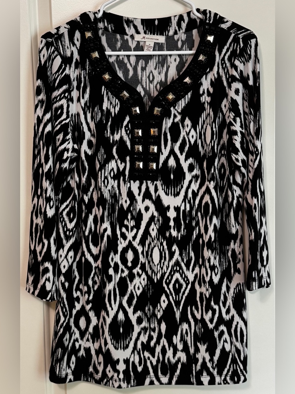 JM Collection Embellished Ikat Print Tunic Top Black White Medium - Picture 3 of 10